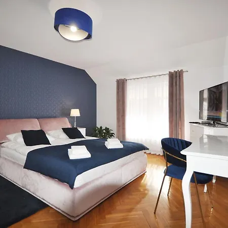 Διαμέρισμα Family First