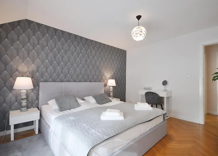 Family First Apartamento