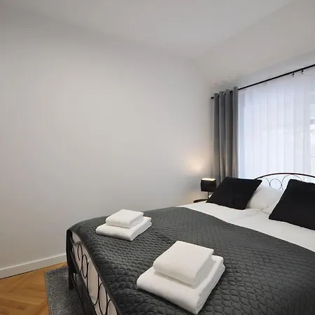 Family First Apartamento